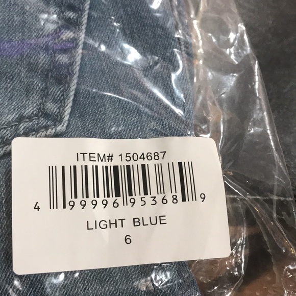 NWT Calvin Klein Jeans Ladies High Rise Jean - Picture 7 of 8